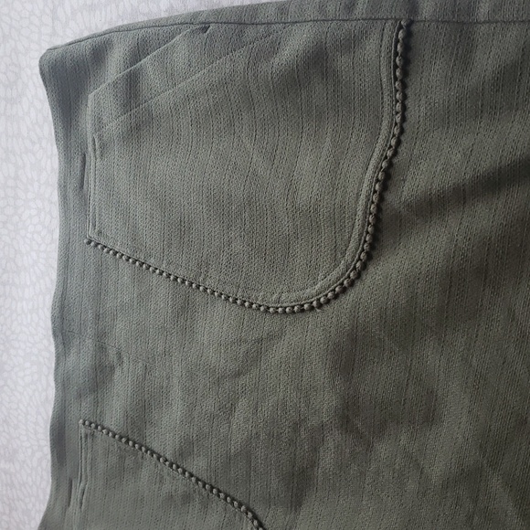 Loft Sage Green Mini Skirt Size 12P - Picture 3 of 8